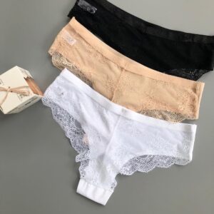 Julimex csipkés „Tanga” panty, fekete