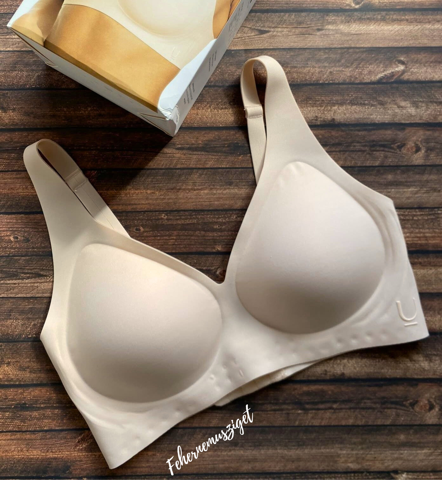 Julimex Jelly Basic lézervágott merevítő nélküli melltartó, test és fekete